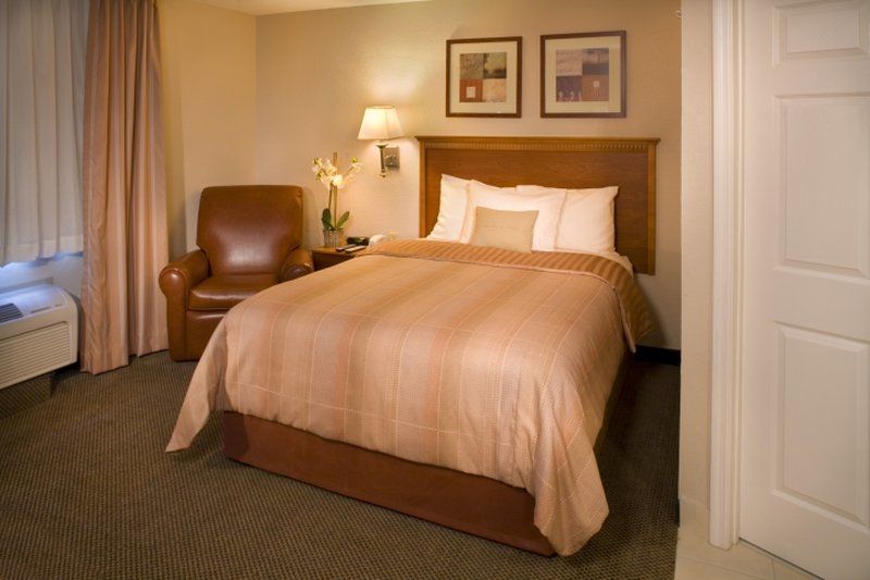 Candlewood Suites Fredericksburg By Ihg Стая снимка
