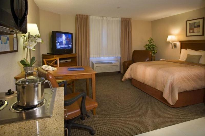 Candlewood Suites Fredericksburg By Ihg Екстериор снимка
