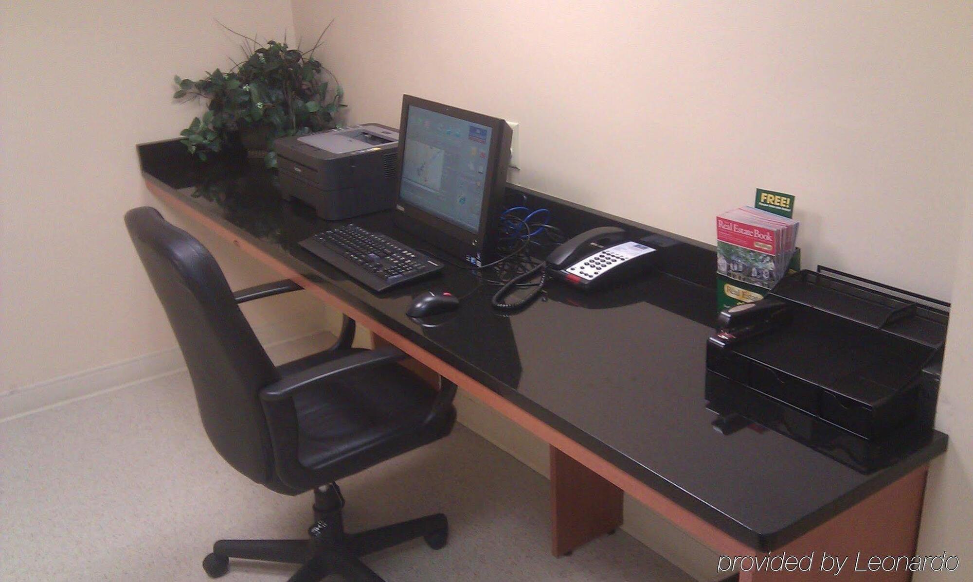 Candlewood Suites Fredericksburg By Ihg Екстериор снимка